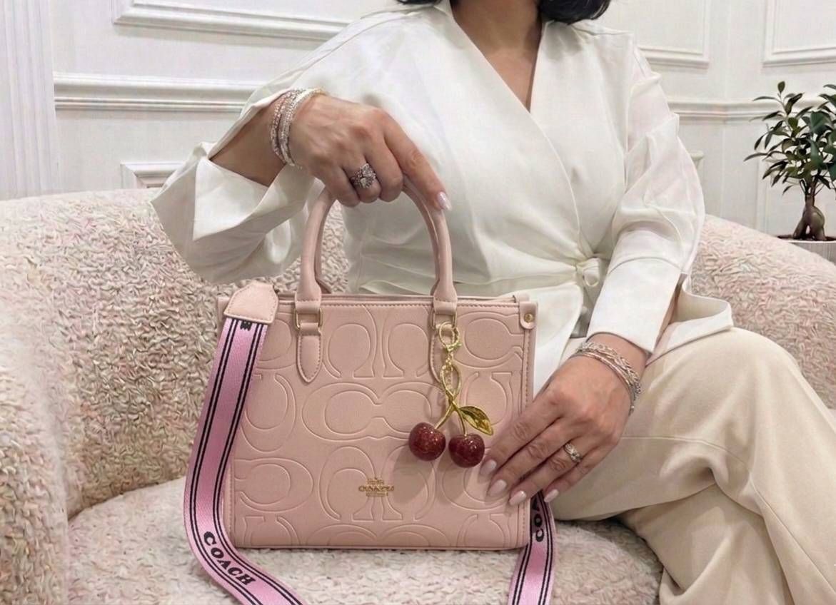کیف زنانه چرمی با بند بلند مدل گیلاس